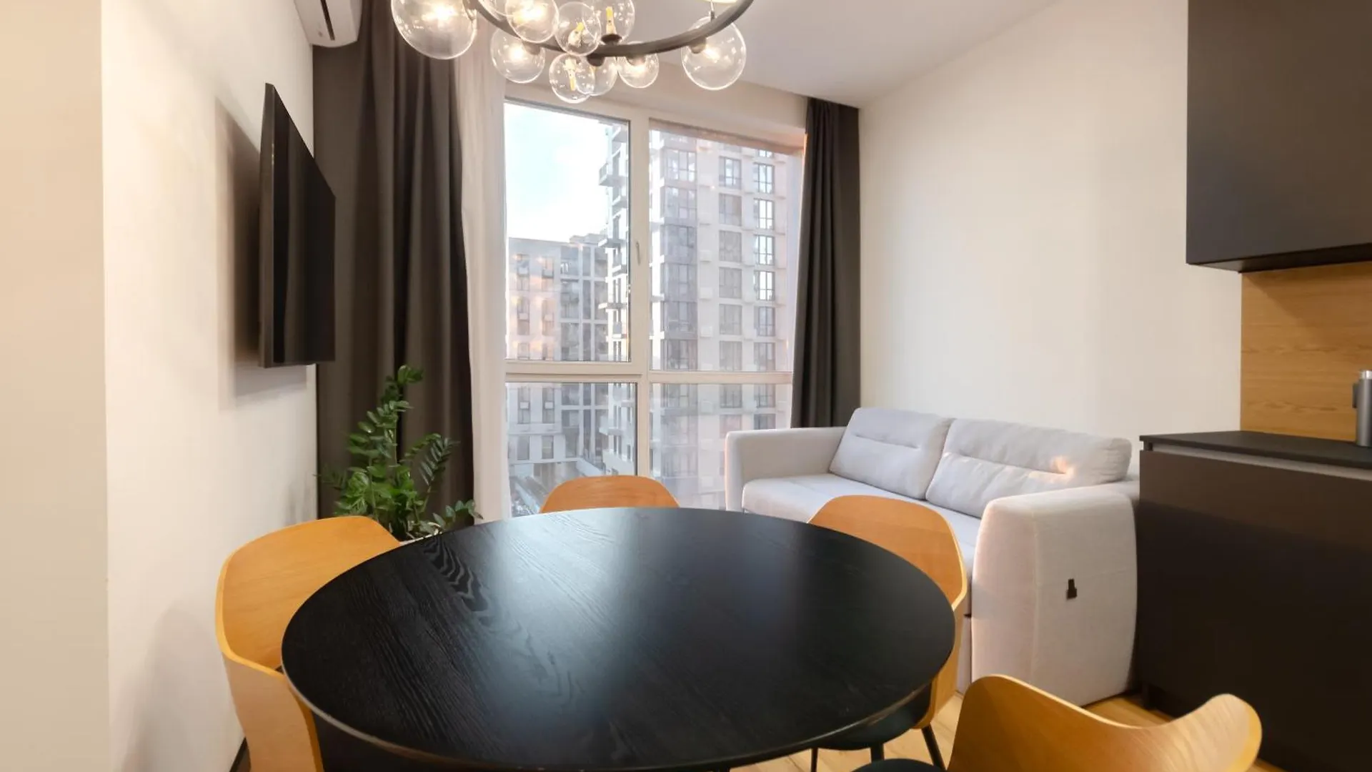 Petrovdom Apartments 6-103 In Rc Yaroslaviv Grad,Bulvarno-Kudriavska 17B Kyiv